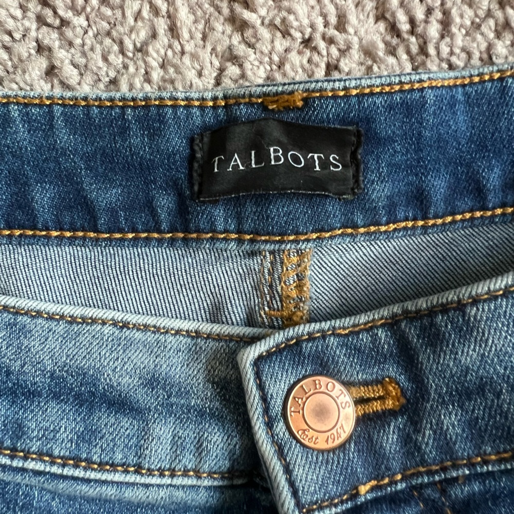 Talbots Women's Midwash Blue Denim Capris - Picture 3 of 4